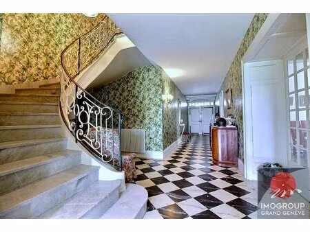 manoir et ses dépendances au coeur de douvaine !