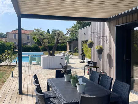 maison plain-pied 125 m² avec studio indépendant et piscine