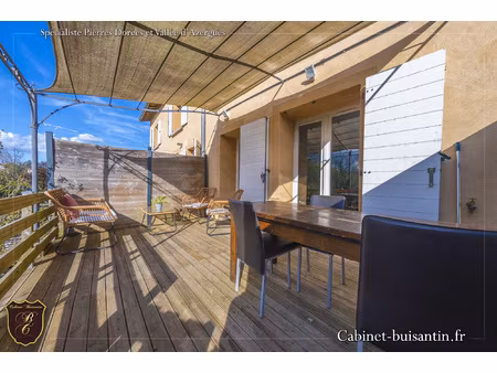 appartement duplex avec terrasse  jardin et stationnement