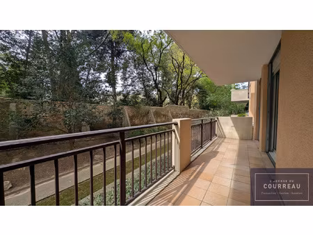 t3 avec terrasse de 15 m2  parking privatif et résidence séc