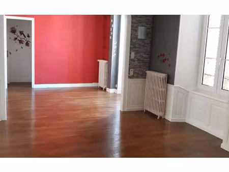 location appartement  110.85 m² t-3 à saint-yrieix-la-perche  500 €