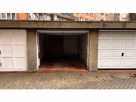 garage à louer à rue du saphir 34 schaerbeek (vbe14261)