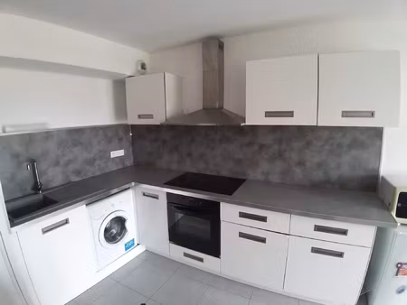 t3 recent en dernier etage balcon quartier saint agne / ran