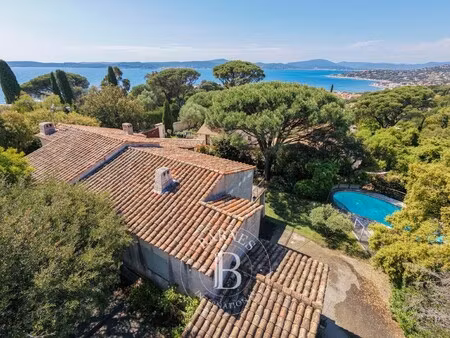 villa de luxe à vendre dans le quartier nartelle-noyer-bellevue-bd des sardinaux