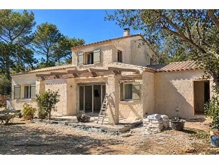 villa de luxe à vendre à vauvenargues