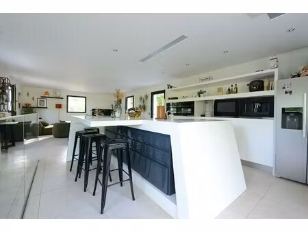 maison de luxe à vendre à latresne