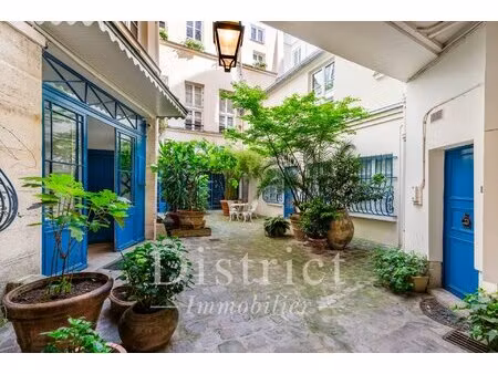 exclusivité - île st louis studio plein de charme de 21m² avec mezzanine