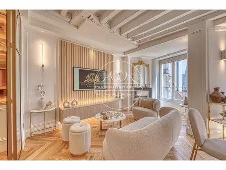 superbe bien à paris 1er !