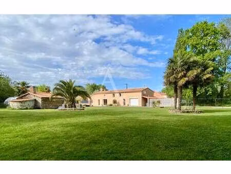 vente maison à saint-philbert-de-grand-lieu (44310) : à vendre / 149m² saint-philbert-de-g