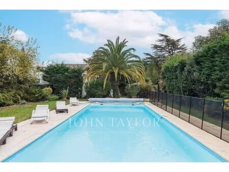 maison de luxe à vendre dans le quartier jean-moulin
