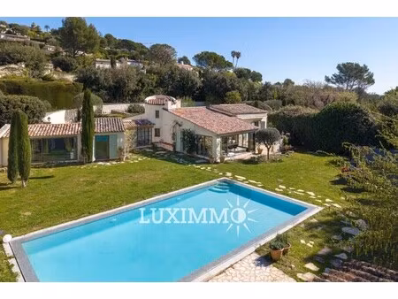 villa de luxe à vendre dans le quartier quartiers est les salettes-les campons