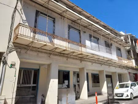 immeuble commercial - 1300 m² sur terrain de 880 m² coeur de ville de st denis