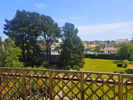 appartement lumineux avec vue dégagée sur son parc arboré