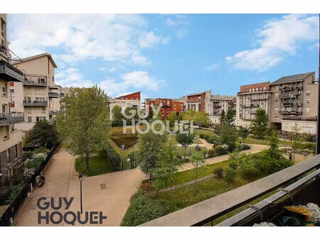 studio avec terrasse à découvrir rapidement !