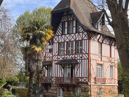 très bel appartement plein centre - agence arrio