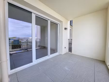 avignon - t2 récent avec terrasse et parking - résidence 202