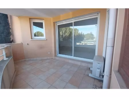 location appartement  m² t-2 à béziers  650 €