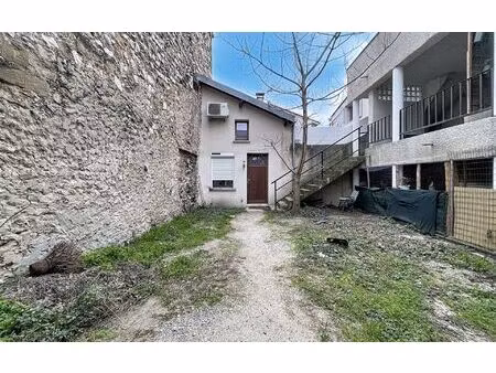 location appartement  30 m² t-2 à bourg-lès-valence  530 €