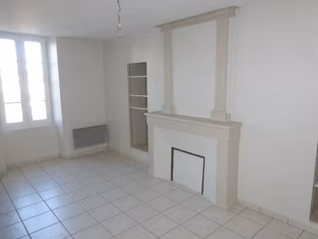appartement de type 2 au premier etage de l'immeuble - doue