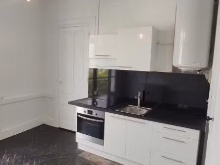 charmant f2 en hyper centre