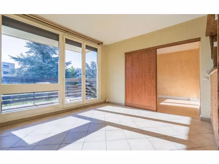 location appartement  m² t-1 à saint-michel-sur-orge  756 €