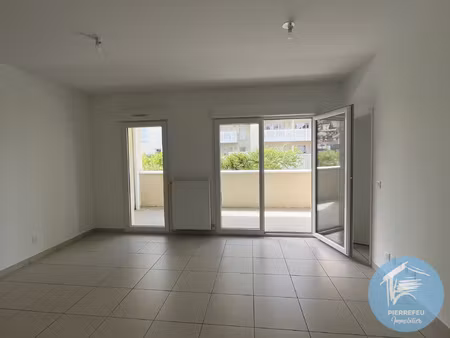 t2 rdc avec terrasse - quartier de la gare