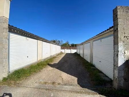box fermé – 17 m² – bonnières-sur-seine