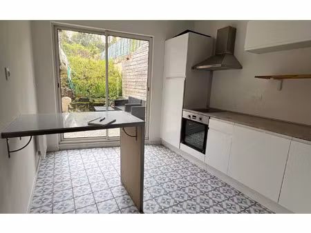 location maison  m² t-3 à amiens  650 €