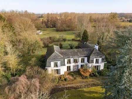 karaktervolle kasteelvilla op uitzonderlijk domein