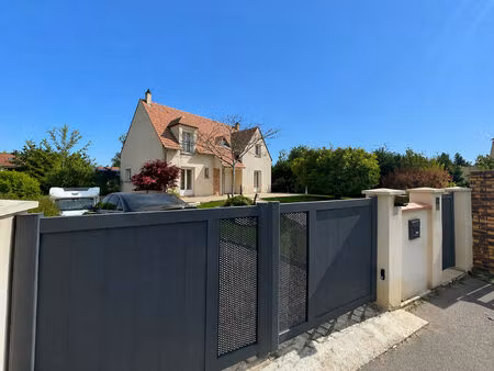 vente maison 7 pièces  153.00m²  ozoir