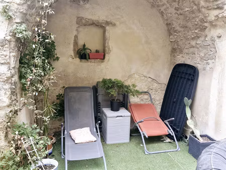 t3 en rez-de-chaussée avec cour intérieure