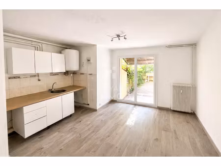 t2 en duplex avec jardin - toulon est - limitrophe la valett
