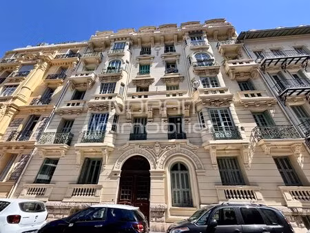 nice - carre d'or - 2 pieces -avant dernier etage