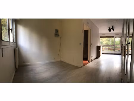 studio avec un coin nuit