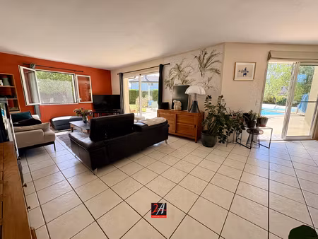 rumilly chéran maison 188 m2  5 chambres  piscine chauffée