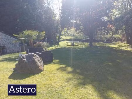 charmante maison familiale dans un environnement calme et verdoyant