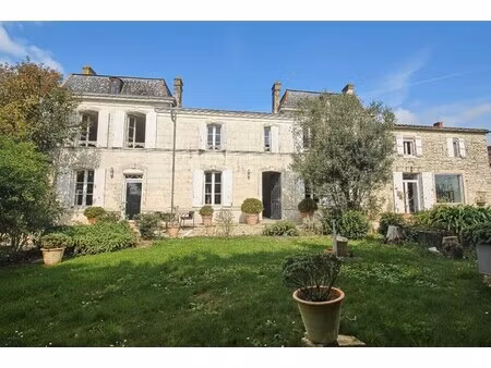 maison de luxe à vendre à la benâte