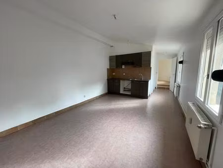 corbeil- essonnes - appartement f2 + aucunes dépenses a prévoir dans les charges