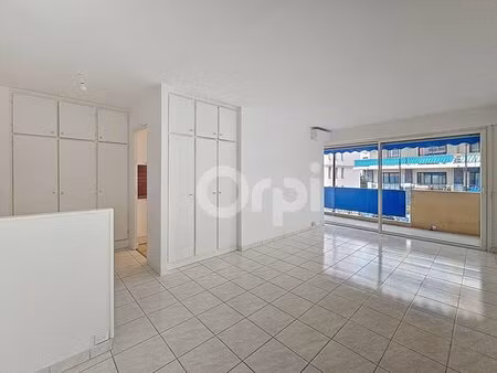 juan-les-pins – 2 pièces rénové clé en main  terrasse  parking  à pied plages et pinède