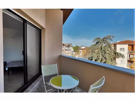 location appartement  m² t-2 à blagnac  618 €