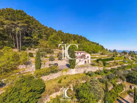 maison en pierre avec vue exceptionnelle