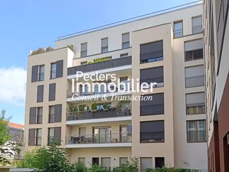 appartement 4p avec balcon dans une copropriété de standing