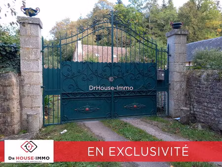 propriété de caractère du xvie siècle en pleine forêt