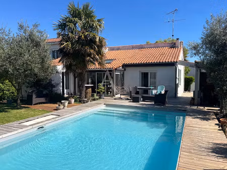 vente maison 5 pièces 118 m² rochefort (17300)