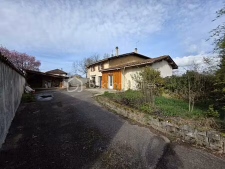 maison traditionnelle de 150 m² à saint-simeon-de-bressieux