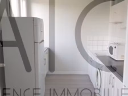 f1 bis dernier étage proche campus