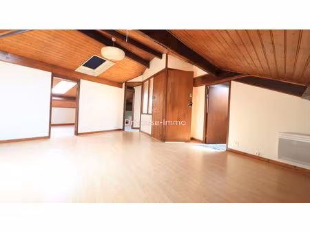 a louer t2 mansardé