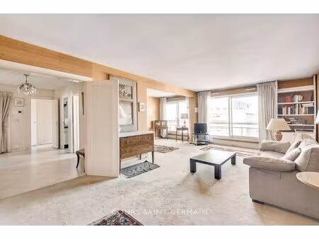 bel appartement moderne avec balcons et terrasse