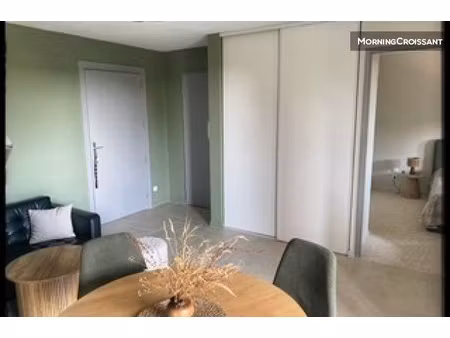 t2 meublé avec balcon et piscine