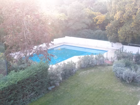 petit bois appartement à louer dans une résidence de standin